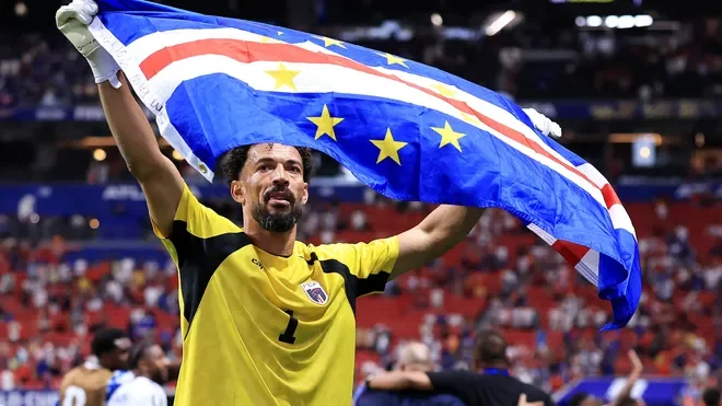Jogadores de Cabo Verde comemoram o histórico empate 0-0 com a Espanha na Copa do Mundo 2026