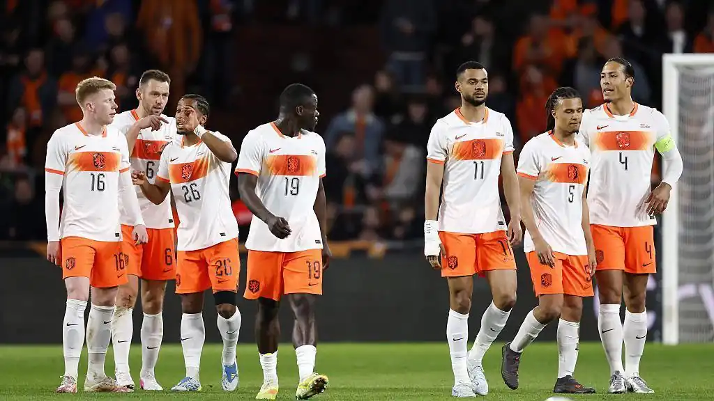 Jogadores da seleção neerlandesa se preparando para a Copa 2026